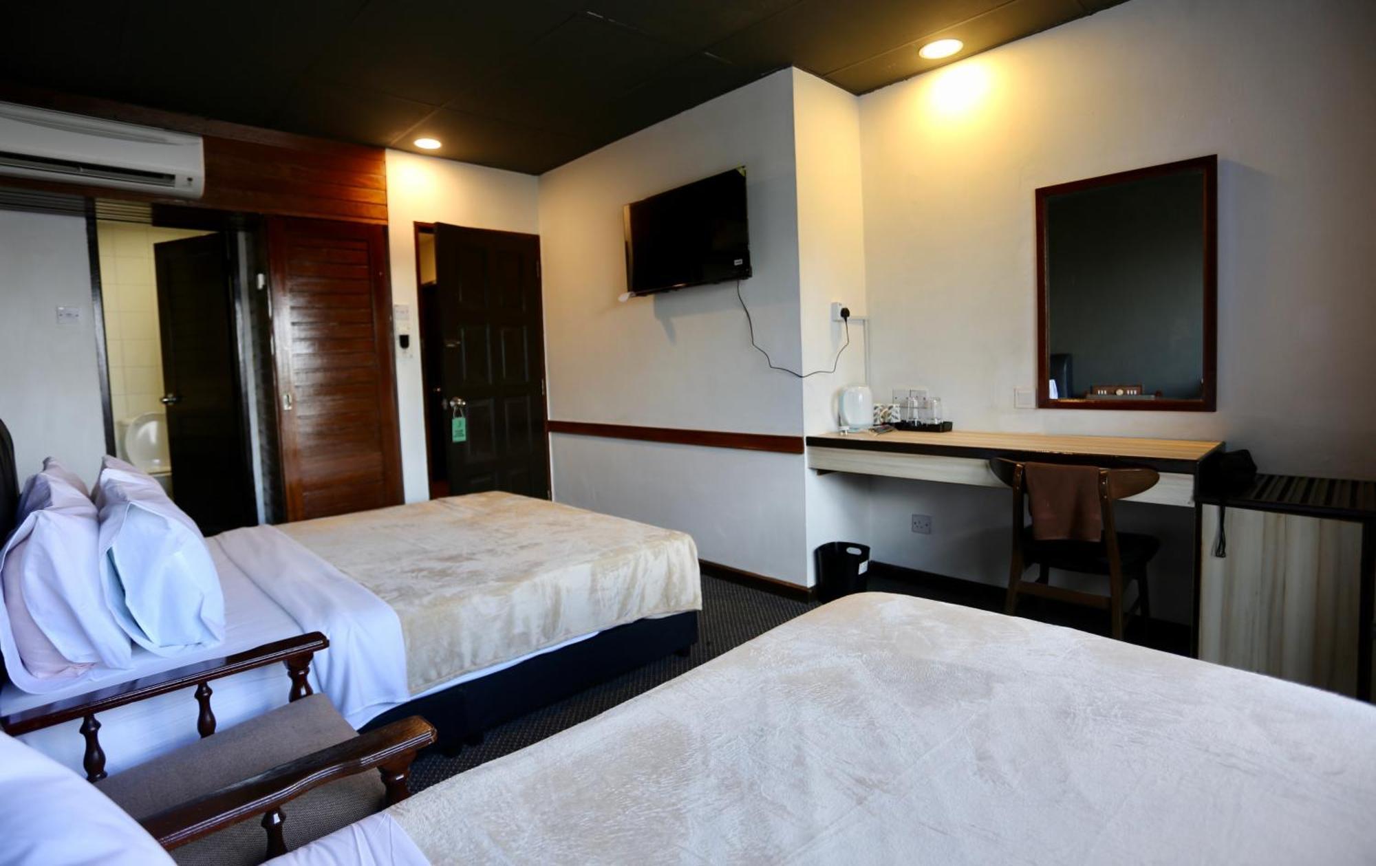 Fata Hotel By Project Borneo Kuching Bagian luar foto