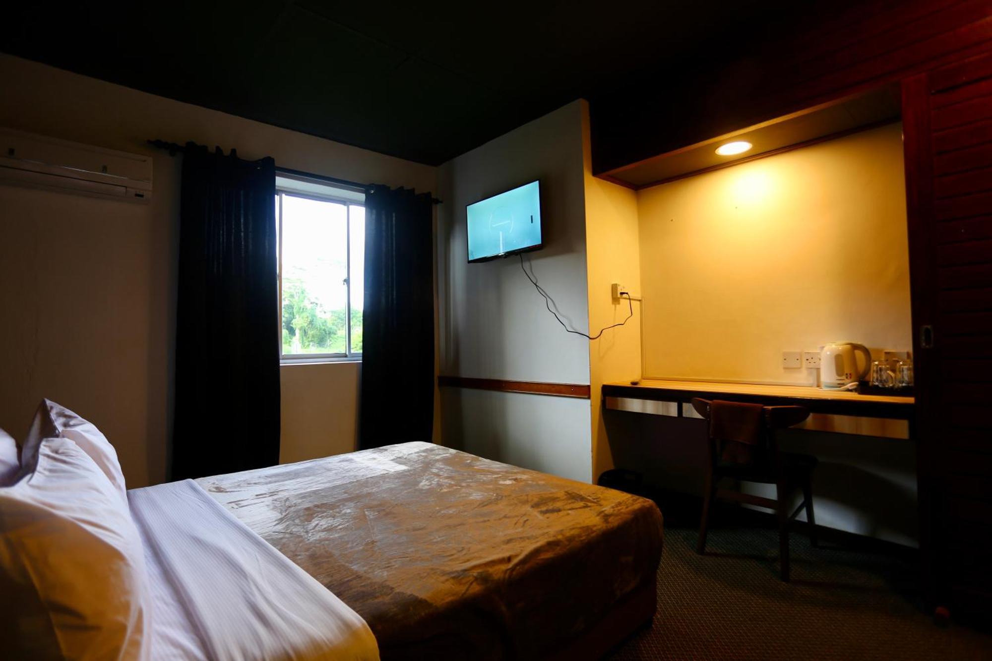 Fata Hotel By Project Borneo Kuching Bagian luar foto