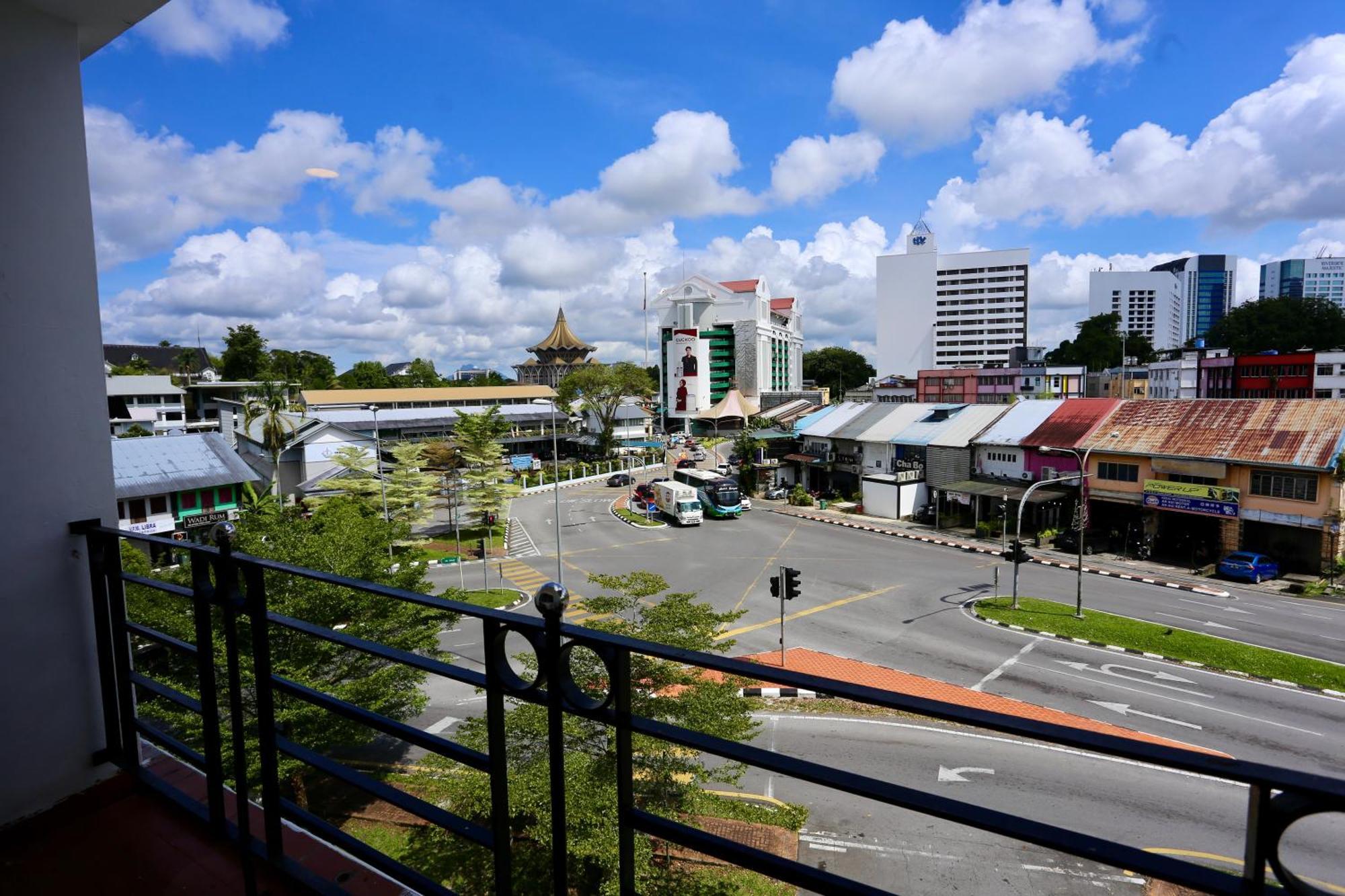 Fata Hotel By Project Borneo Kuching Bagian luar foto