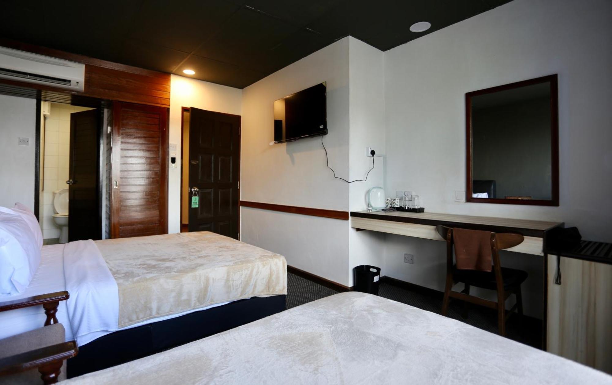 Fata Hotel By Project Borneo Kuching Bagian luar foto